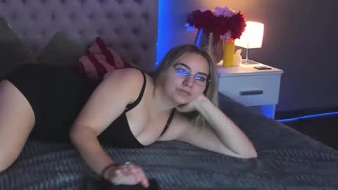 CarollFlexx online show from November 7, 2025, 6:46 am