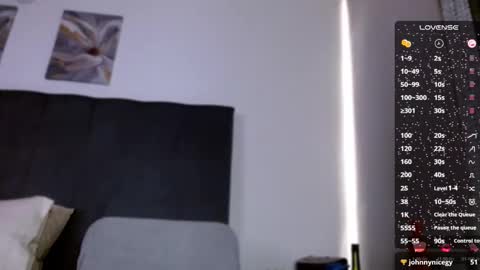 Carolinne online show from January 1, 2025, 8:04 pm