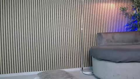 carolynnx online show from October 16, 2025, 9:32 am