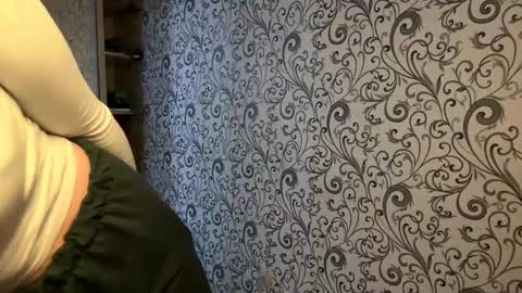 Snapshot of carolynshadburn chatting on November 11, 2025, 2:06 pm Karalina online show from November 11, 2025, 2:06 pm