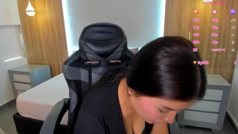 Snapshot of carriepink_ chatting on November 10, 2025, 1:32 pm carriepink_ online show from November 10, 2025, 1:32 pm