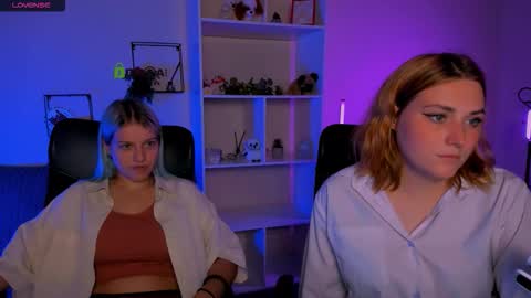 casey_meow_ online show from October 7, 2025, 6:21 am