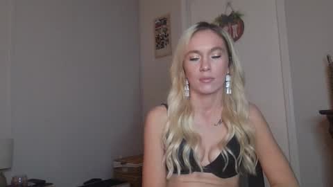Casey Lakes online show from October 20, 2025, 4:46 am