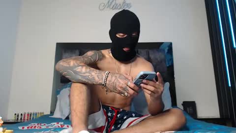 Snapshot of cash_master77 chatting on December 5, 2024, 10:12 am Cash Master777 online show from December 5, 2024, 10:12 am