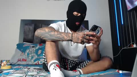 Snapshot of cash_master77 chatting on December 27, 2024, 6:14 am Cash Master777 online show from December 27, 2024, 6:14 am