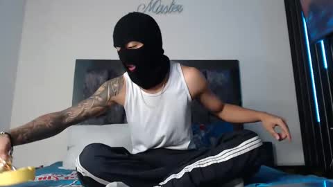 Snapshot of cash_master77 chatting on January 3, 2025, 12:22 am Cash Master777 online show from January 3, 2025, 12:22 am