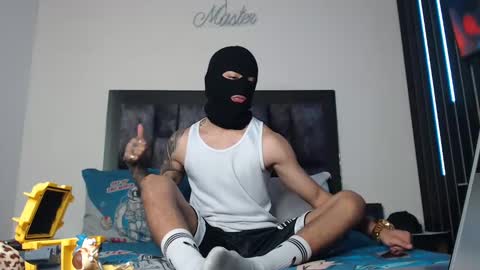 Snapshot of cash_master77 chatting on January 29, 2025, 6:43 am Cash Master777 online show from January 29, 2025, 6:43 am