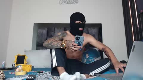 Snapshot of cash_master77 chatting on February 7, 2025, 7:18 am Cash Master777 online show from February 7, 2025, 7:18 am
