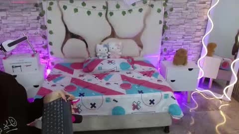 casse_tay online show from February 24, 2026, 3:04 am