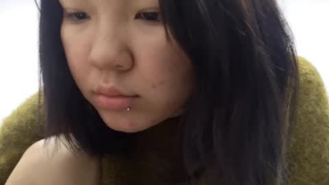 Mia online show from December 1, 2025, 12:21 pm