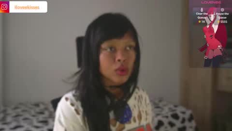 Snapshot of cassiecol chatting on November 11, 2025, 5:24 pm cASSie online show from November 11, 2025, 5:24 pm