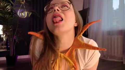 Snapshot of cassiecool chatting on October 23, 2025, 12:59 pm assie online show from October 23, 2025, 12:59 pm