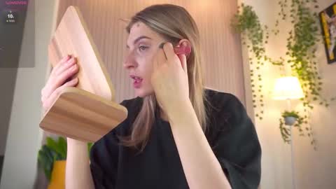 Im Cassie3 online show from February 24, 2026, 8:01 am