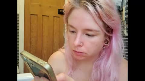 Cassie online show from February 4, 2026, 8:42 am