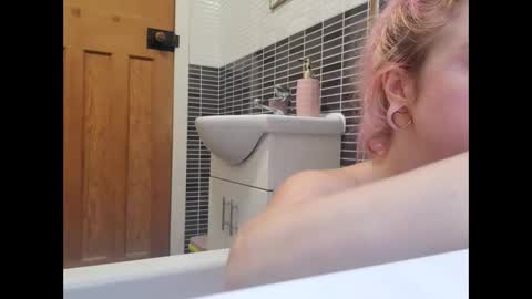 Cassie online show from February 12, 2026, 8:53 am