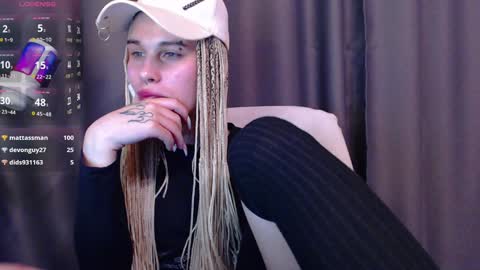 Snapshot of cassiemich chatting on December 17, 2024, 7:48 pm Cassie online show from December 17, 2024, 7:48 pm