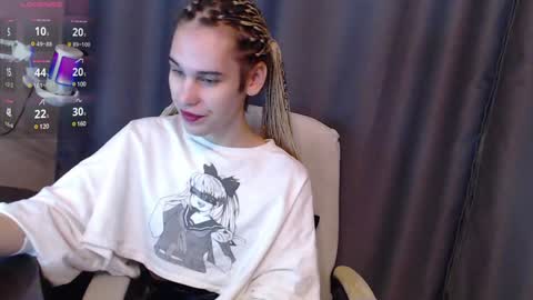 Snapshot of cassiemich chatting on December 19, 2024, 2:46 pm Cassie online show from December 19, 2024, 2:46 pm