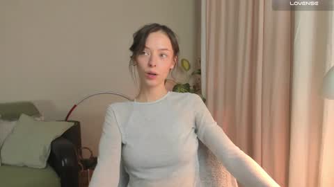 Snapshot of cassisland chatting on December 4, 2024, 4:38 pm cassandra online show from December 4, 2024, 4:38 pm