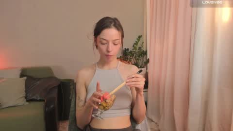 Snapshot of cassisland chatting on December 29, 2024, 10:34 am cassandra online show from December 29, 2024, 10:34 am