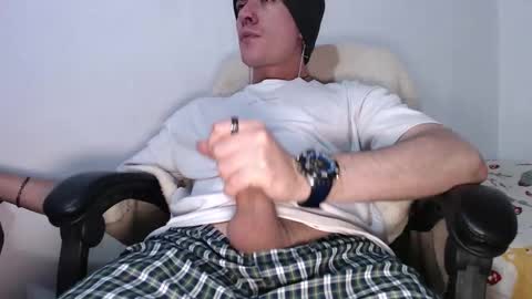 Juan online show from March 4, 2026, 8:04 pm