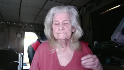 Snapshot of cat9paw chatting on October 3, 2025, 5:43 pm cat online show from October 3, 2025, 5:43 pm