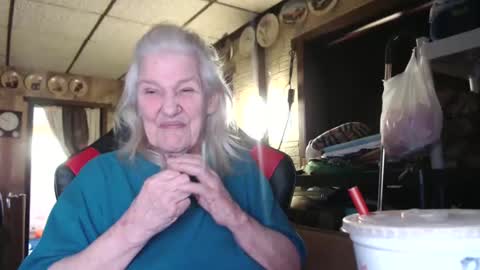 Snapshot of cat9paw chatting on October 29, 2025, 5:36 pm cat online show from October 29, 2025, 5:36 pm