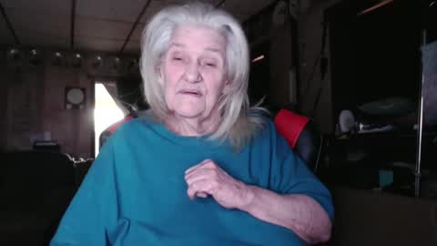 Snapshot of cat9paw chatting on November 3, 2025, 6:31 pm cat online show from November 3, 2025, 6:31 pm