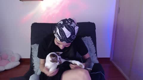 Snapshot of cat_black___ chatting on January 31, 2025, 8:22 am cat online show from January 31, 2025, 8:22 am