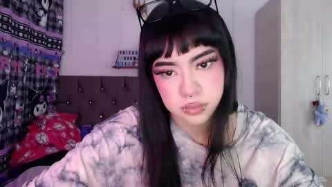 Mila online show from April 29, 2026, 7:34 am