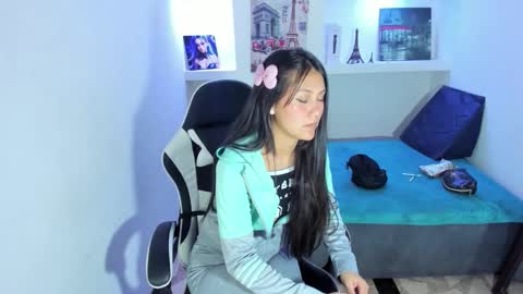 C A T A L E H I A online show from October 12, 2025, 7:57 pm