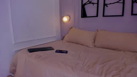 Cataleya online show from October 25, 2025, 4:20 am