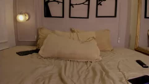 Cataleya online show from November 8, 2025, 11:58 pm