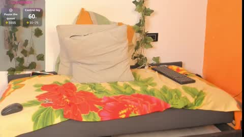 cataleya19__ online show from October 7, 2025, 10:23 am