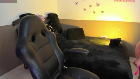 Snapshot of cataleya_blare chatting on May 9, 2026, 3:01 am LUU online show from May 9, 2026, 3:01 am