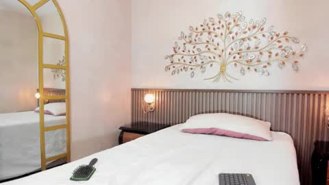 Cataleya  online show from October 8, 2025, 2:31 am