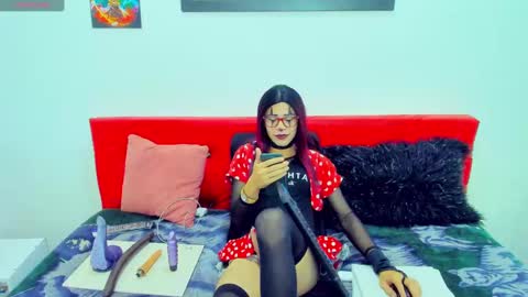 Snapshot of cataliinacastro chatting on October 31, 2025, 11:17 pm catalina online show from October 31, 2025, 11:17 pm