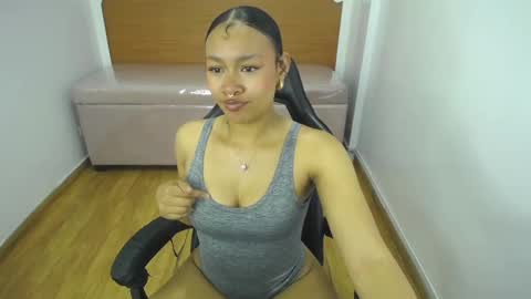 catalina25_t online show from October 1, 2025, 7:42 pm