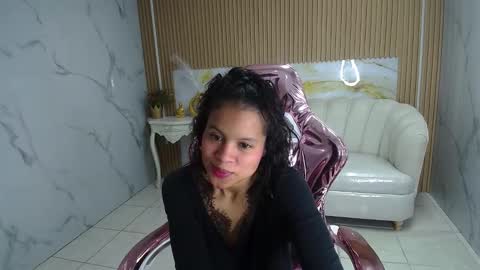 Catalina  online show from October 12, 2025, 1:32 pm