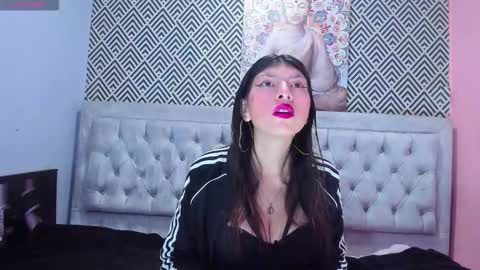 Snapshot of catalina_herrera2 chatting on October 13, 2025, 1:33 pm CATLINA HERRERA online show from October 13, 2025, 1:33 pm