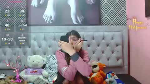 Snapshot of catalina_herrera2 chatting on October 25, 2025, 12:23 pm CATLINA HERRERA online show from October 25, 2025, 12:23 pm