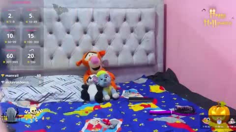 Snapshot of catalina_herrera2 chatting on October 29, 2025, 12:18 pm CATLINA HERRERA online show from October 29, 2025, 12:18 pm