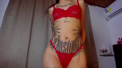 Snapshot of catalina_llanos chatting on December 7, 2024, 2:35 pm Catalina 3 online show from December 7, 2024, 2:35 pm