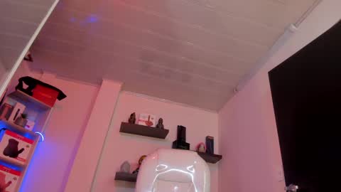 Snapshot of catalina_naughtyy chatting on March 2, 2025, 10:59 pm Catalina online show from March 2, 2025, 10:59 pm