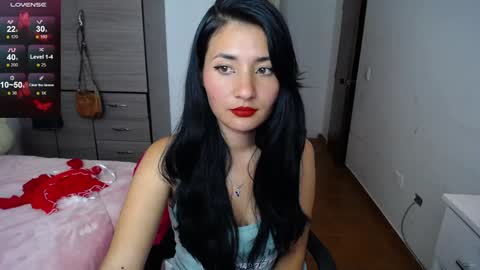 catalinahounn online show from December 30, 2024, 4:19 pm