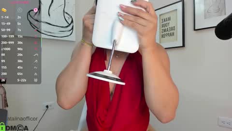 Catalina Howard Aragon online show from November 17, 2025, 10:54 am