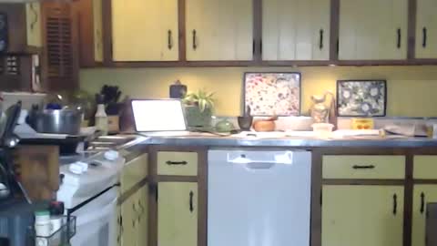 Snapshot of catalystic chatting on October 18, 2025, 12:57 am CATALYSTIC online show from October 18, 2025, 12:57 am