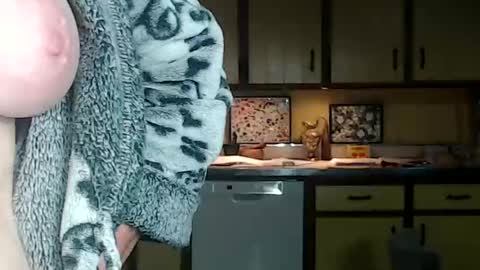 Snapshot of catalystic chatting on October 19, 2025, 10:43 pm CATALYSTIC online show from October 19, 2025, 10:43 pm