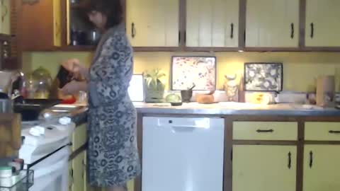 Snapshot of catalystic chatting on November 10, 2025, 10:25 am CATALYSTIC online show from November 10, 2025, 10:25 am