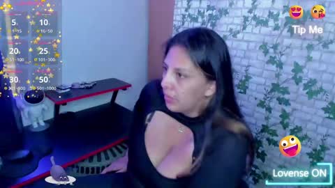 Snapshot of catboobs_ chatting on October 30, 2025, 12:01 am Mia online show from October 30, 2025, 12:01 am