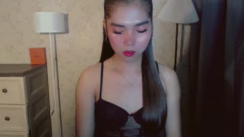 catherine_365 online show from November 25, 2025, 6:30 pm